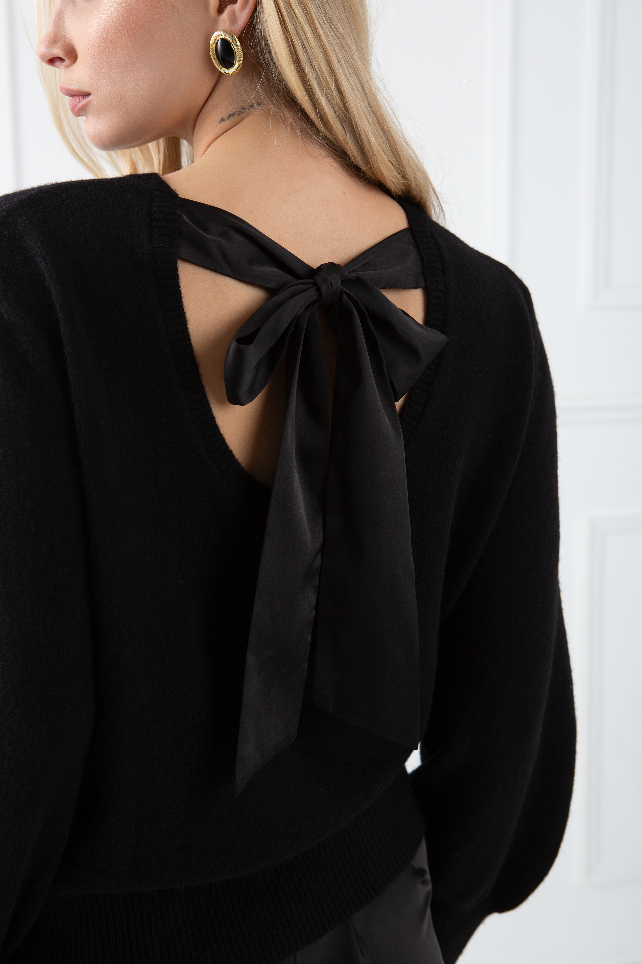 The Lily | Cashmere Bow Back Sweater Black – Sinead Keary